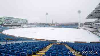 County Championship: Headingley snow halts Glamorgan progress against Yorkshire