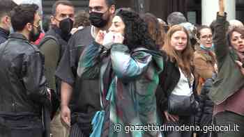 Modena. No-mask contestati in piazza Scontro sfiorato e tante multe - La Gazzetta di Modena