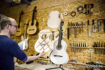 Eerste ‘stadsgitaar’, met hout van de Leien, krijgt plek in Vleeshuis
