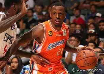 Pelicans sign James Nunnally to two-way contract