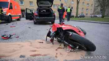 Unfall in Hamburg-Altona: Motorradfahrer kollidiert mit Mercedes und wird schwer verletzt | shz.de - shz.de