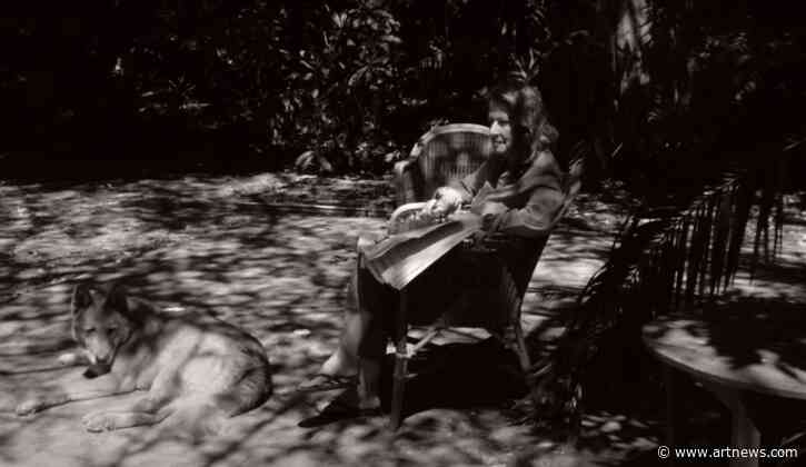 ARTnews in Brief: Vivian Suter Wins 2021 Prix Meret Oppenheim—and More from April 12, 2021