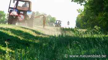 Pajotse gemeenten stappen graag mee in proefproject: “Van gras kan je papier, biobeton of zelfs strooizout maken”