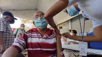 Zihuatanejo comienza a vacunar a adultos mayores de 60 años contra Covid - Bajo Palabra Noticias