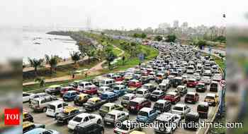 Mumbai: Shoppers hit mkts, cause traffic jams - Times of India