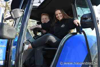 Jonge boeren vragen aandacht voor toekomst met tractorcolonnen