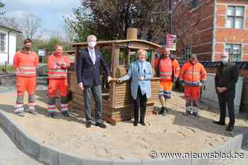 ‘Kamielken’ houdt weer halt aan Urselse kerk