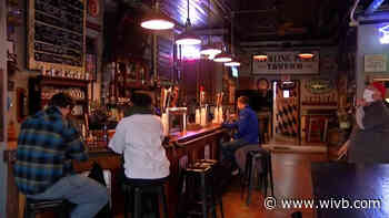 Restaurant and bar closing time being extended to midnight in New York