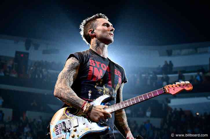 Adam Levine Debuts ‘Lord of the Rings’-Inspired Silver Hair