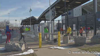 Vaccinated fans at potentially sold out Highmark Stadium should still wear masks, doctor says