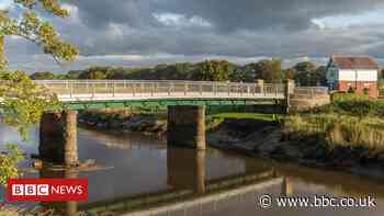Cartford Bridge: 'Driven' person wanted as new toll-keeper