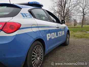 Modena, cocaina ed eroina pronta per lo spaccio: tenta di scappare nei campi e innesca una colluttazione con gli agenti - Modena 2000