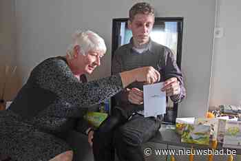 Kevin bedolven onder de kaartjes en cadeautjes na brutale aanval: “Hij begrijpt niet wat hem is overkomen”