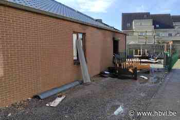 Vier flats onbewoonbaar na uitslaande brand - Het Belang van Limburg