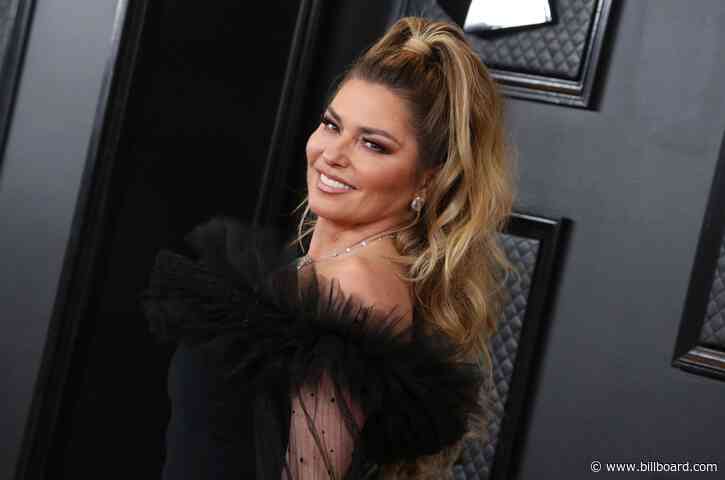 Shania Twain Slips on Her Iconic ‘Man! I Feel Like a Woman!’ Outfit 20 Years Later: Watch