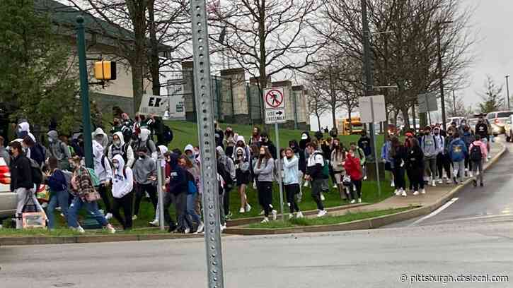 Pine-Richland School Board Member Resigns; Parents And Students Voice Support For Eric Kasperowicz