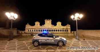 Leonforte, lancia l'erba dal finestrino sulla statale 121, ma la... - Josè Trovato