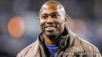 Former NFL MVP Shaun Alexander says current draft prospect reminds him of Le'Veon Bell