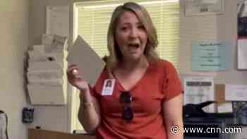 Taylor Swift surprises nurse with handwritten note