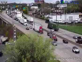 Multi-vehicle crash on I-83 near Harrisburg causing traffic delays - PennLive