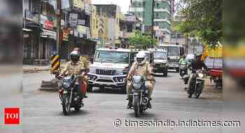 Crowding, traffic on roads as cops found wanting in enforcing curbs - Times of India