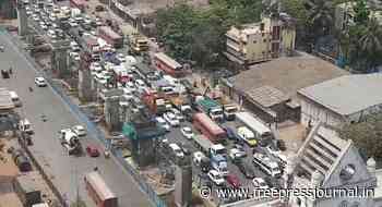 Lockdown in Mumbai: Traffic snarls at city entry points, nakabandis to crackdown on violators - Free Press Journal