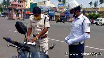 On duty traffic policeman fined Rs 2,000 for not wearing mask in Odisha's Puri - India Today