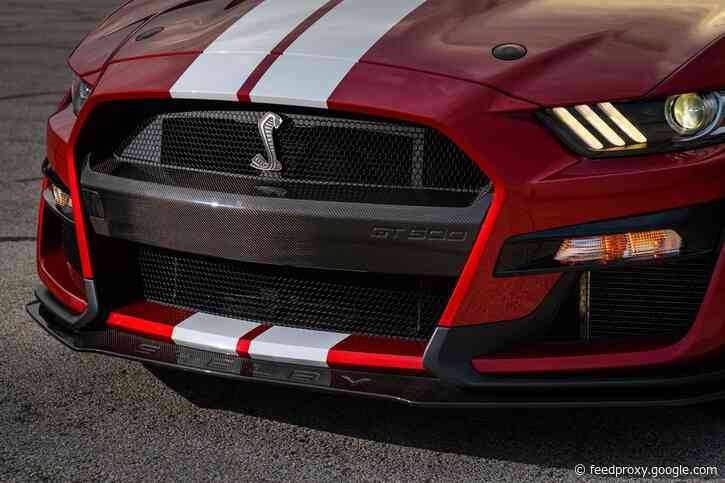 Ford Performance unveils carbon fiber accessories for the GT500
