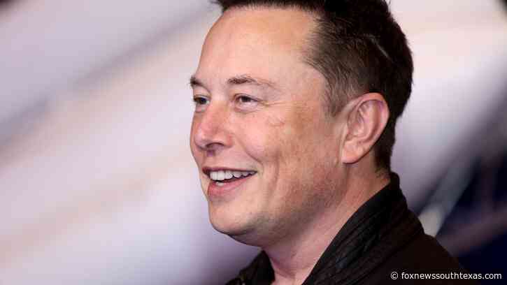 SpaceX wins $2.9 billion NASA contract for lunar lander