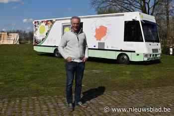 Dirk was jarenlang verzekeraar, maar toert nu rond met rijdende winkel: “Ik mik vooral op minder mobiele mensen en mensen die bewust lokaal willen kopen”