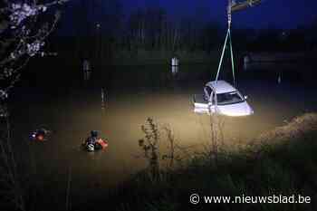 Wagen belandt in kanaal Bossuit-Kortrijk, bestuurder kan zichzelf redden
