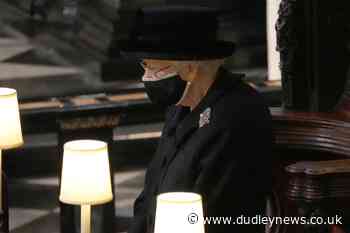 Queen wears brooch said to be largest in her jewellery collection - Dudley News
