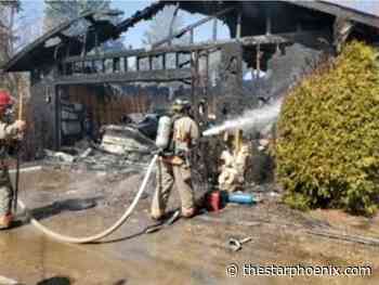 Saskatoon firefighters extinguish Montgomery Place detached garage fire