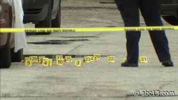 Houston crime: 2 shot dead at Broadway Street apartment complex - KTRK-TV