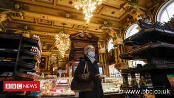 Moscow's palatial Yeliseyevsky food hall closes after 120 years - BBC News