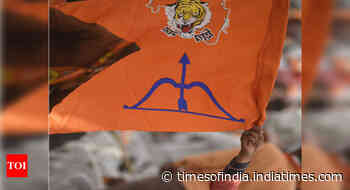 Shiv Sena blames Centre’s ‘dose of politics’ for Covid wave 2 - Times of India