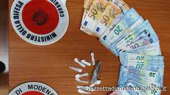 Modena, spacciatore con 900 euro in tasca e la droga negli slip - La Gazzetta di Modena