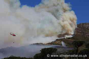 Cape Town wildfire burns university library as students evacuated - St Helens Star