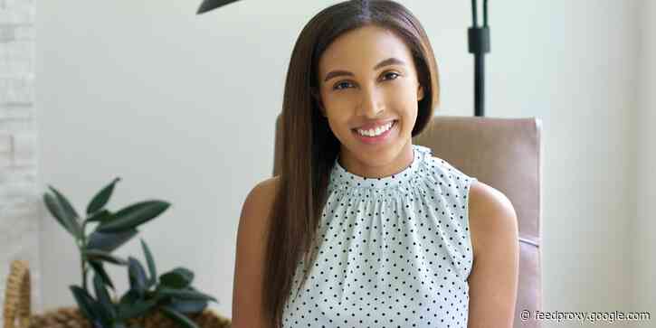 A day in the life of a 23-year-old, 6-figure-earning marketing entrepreneur who started as a waitress at Steak-n-Shake
