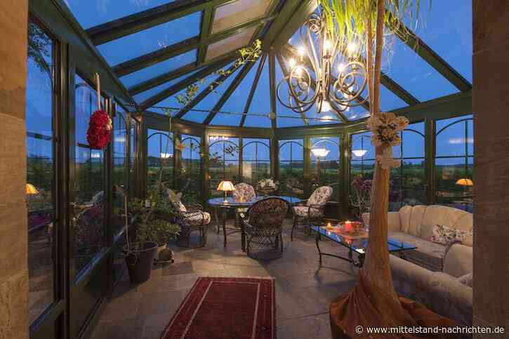 Deko für den Wintergarten: In lichtdurchfluteter Atmosphäre Gemütlichkeit genießen