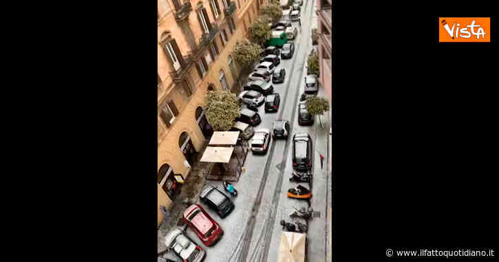 Roma, violenta grandinata sulla Capitale: imbiancate strade e tetti – Video
