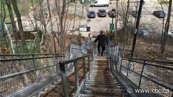 City will ticket 'non-essential travel' at escarpment stairs, enforce masks at playgrounds
