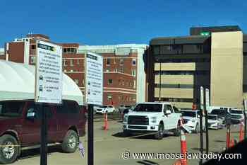 COVID-19 drive-through vaccine clinics closed in Saskatoon, Regina, Swift Current - moosejawtoday.com