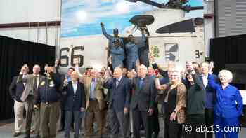 Legendary NASA astronauts descend on Space Center Houston to toast new Apollo 13 statue - KTRK-TV