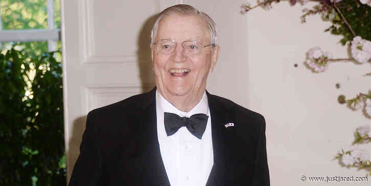 Former Vice President Walter Mondale Dies at Age 93