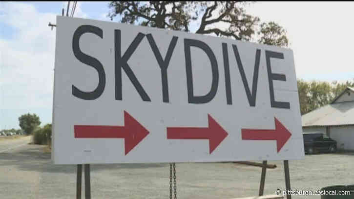 Skydiver Dies As Parachute Gets Tangled On The Way Down At California Parachute Center