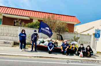 Ardea | L’organizzazione Plastic Free ripulisce il Lungomare degli Ardeatini dai rifiuti - ilmamilio.it - L'informazione dei Castelli romani