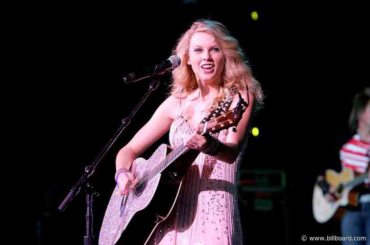 Here’s How ’Fearless (Taylor’s Version)’ Performed In Its First Week Compared To Taylor Swift’s Original ‘Fearless’