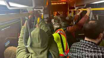 'Everyone is uncomfortable': Commuter shares photo of crowded Toronto bus
