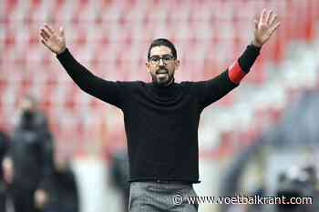 🎥 Losada wordt meteen op handen gedragen door spelersgroep en krijgt cadeautje na overwinning